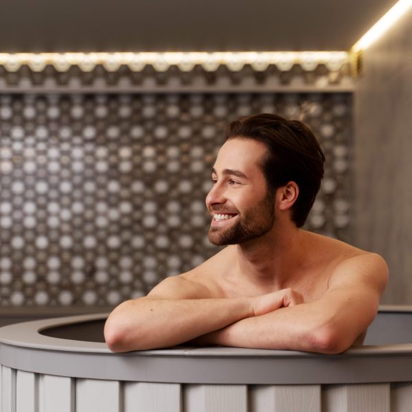 close-up-man-relaxing-sauna (1)